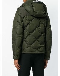 olivgrüne Daunenjacke von Moncler