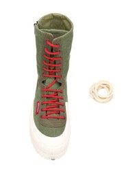 olivgrüne hohe Sneakers aus Segeltuch von Superga
