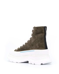 olivgrüne hohe Sneakers aus Wildleder von Alexander McQueen