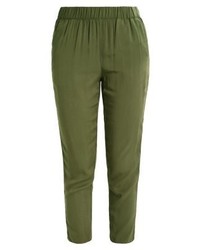 olivgrüne Karottenhose von Vero Moda