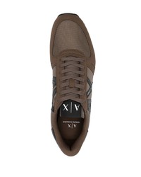 olivgrüne niedrige Sneakers von Armani Exchange