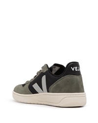 olivgrüne niedrige Sneakers von Veja