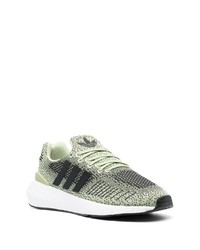 olivgrüne niedrige Sneakers von adidas