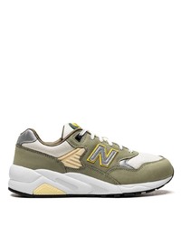 olivgrüne niedrige Sneakers von New Balance