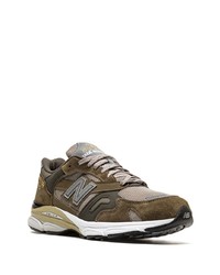 olivgrüne niedrige Sneakers von New Balance