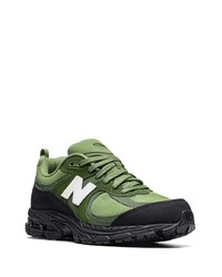 olivgrüne niedrige Sneakers von New Balance