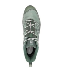 olivgrüne niedrige Sneakers von Salomon