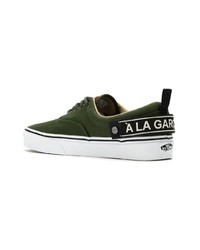olivgrüne Segeltuch niedrige Sneakers von À La Garçonne