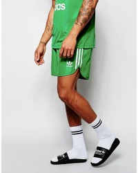 olivgrüne Shorts von adidas