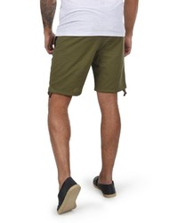 olivgrüne Shorts von INDICODE