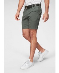 olivgrüne Shorts von Izod