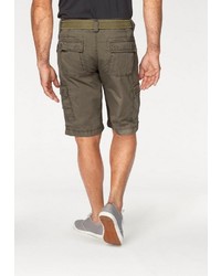 olivgrüne Shorts von mans world