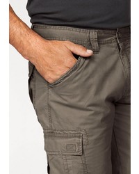 olivgrüne Shorts von mans world