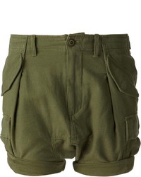 olivgrüne Shorts