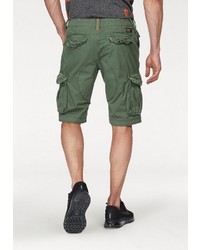 olivgrüne Shorts von Superdry