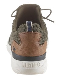 olivgrüne Sportschuhe von Mustang Shoes