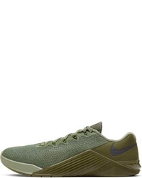 olivgrüne Sportschuhe von Nike