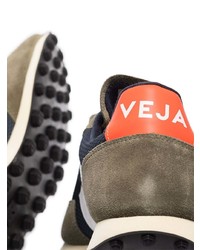 olivgrüne Sportschuhe von Veja