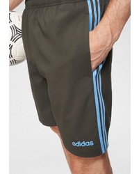 olivgrüne Sportshorts von adidas