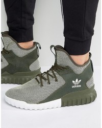 olivgrüne Turnschuhe von adidas