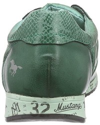 olivgrüne Turnschuhe von Mustang