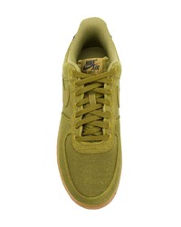 olivgrüne Wildleder niedrige Sneakers von Nike