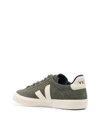 olivgrüne Wildleder niedrige Sneakers von Veja