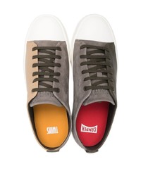 olivgrüne Wildleder niedrige Sneakers von Camper