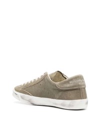 olivgrüne Wildleder niedrige Sneakers von Philippe Model Paris