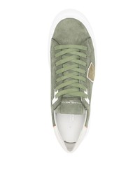 olivgrüne Wildleder niedrige Sneakers von Philippe Model Paris