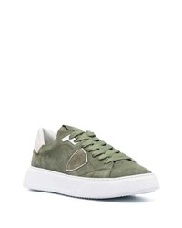 olivgrüne Wildleder niedrige Sneakers von Philippe Model Paris