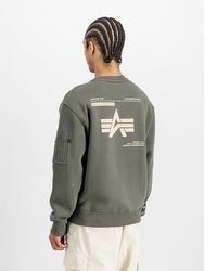 olivgrüner bedruckter Pullover mit einem Rundhalsausschnitt von Alpha Industries