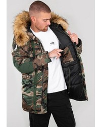 olivgrüner Camouflage Parka von Alpha Industries