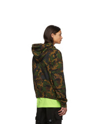 olivgrüner Camouflage Pullover mit einem Kapuze von Off-White