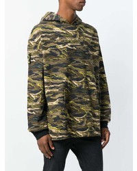 olivgrüner Camouflage Pullover mit einem Kapuze von Puma