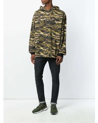 olivgrüner Camouflage Pullover mit einem Kapuze von Puma