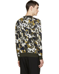 olivgrüner Camouflage Pullover mit einem Rundhalsausschnitt von Alexander McQueen