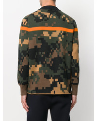 olivgrüner Camouflage Pullover mit einem Rundhalsausschnitt von Sacai