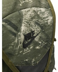 olivgrüner Camouflage Rucksack von Nike