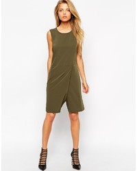 olivgrüner kurzer Jumpsuit von Asos