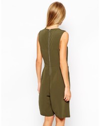 olivgrüner kurzer Jumpsuit von Asos