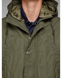 olivgrüner Parka mit einem Schwalbenschwanz von Jack & Jones