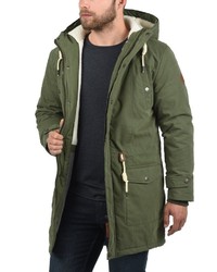 olivgrüner Parka mit einem Schwalbenschwanz von Solid