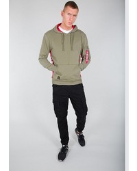 olivgrüner Pullover mit einem Kapuze von Alpha Industries