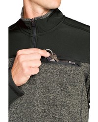 olivgrüner Pullover mit einem Reißverschluss am Kragen von Eddie Bauer