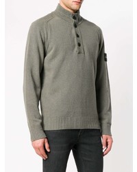 olivgrüner Pullover mit einem zugeknöpften Kragen von Stone Island