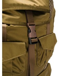 olivgrüner Rucksack von Eastpak