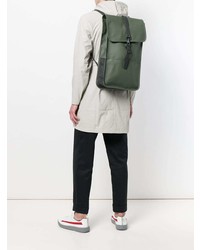 olivgrüner Rucksack von Rains