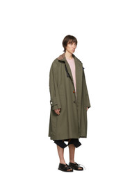 olivgrüner Trenchcoat von Sacai