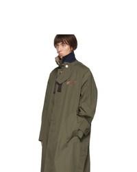 olivgrüner Trenchcoat von Sacai